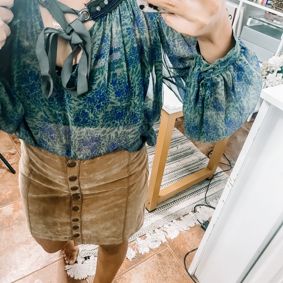 The Real Real: 3.1 Phillip Lim Sheer V neck blouse with embellishments Sz 4 - Picture 9 of 16